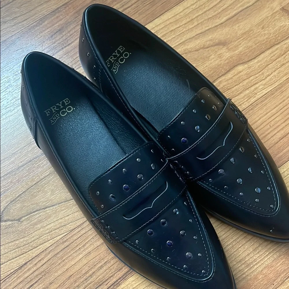 FRYE AND CO. Women's Black Studded Flats Size 6.5